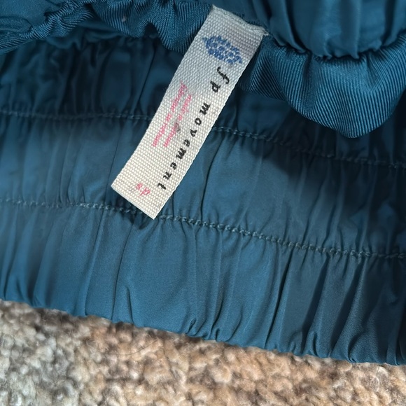 FP Movement Easy Tiger Side Pleat Shorts size small - Picture 3 of 5